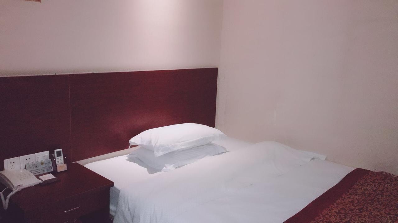 Guangzhou Lucky Hotel Экстерьер фото