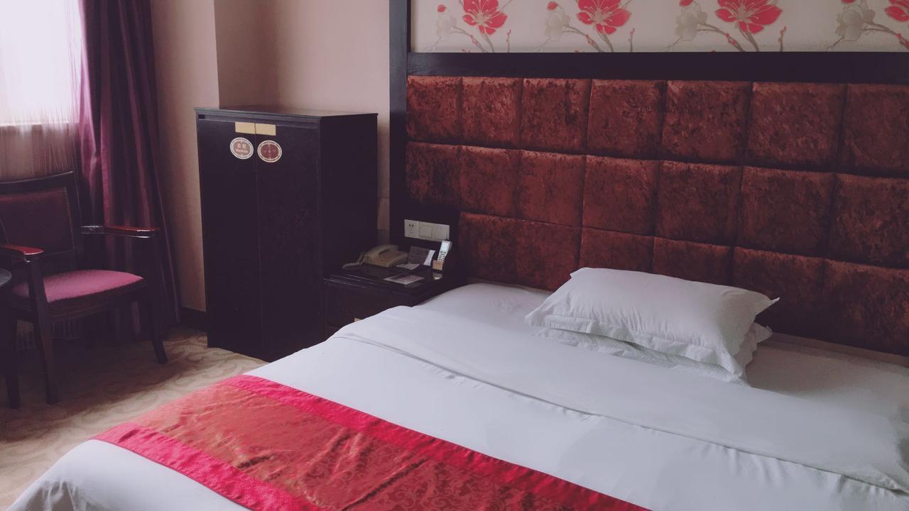 Guangzhou Lucky Hotel Экстерьер фото