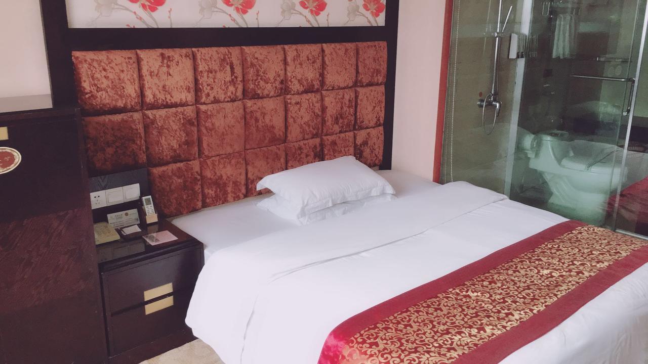 Guangzhou Lucky Hotel Экстерьер фото